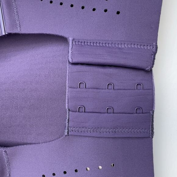 Victoria's Secret Sports Bra Size 34DDD Purple Featherweight Max Sports Bra NWT - Picture 8 of 9